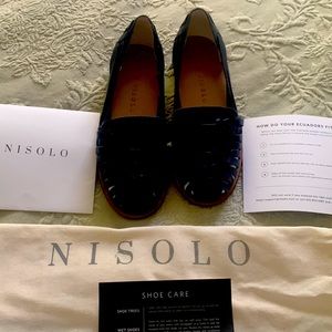 New never worn Nisolo leather huarache sandals. Size 6   Deep blue